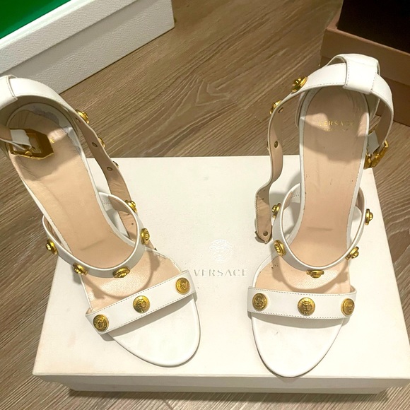 Versace Icon Medusa Sandal White - Picture 6 of 6